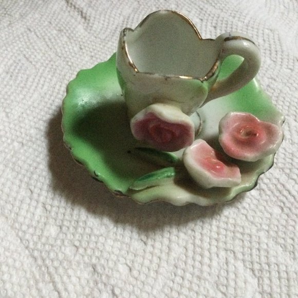 Vintage- miniature/ tiny TEA CUP AND SAUCER- made in Japan-3D pink Flower - Picture 3 of 9